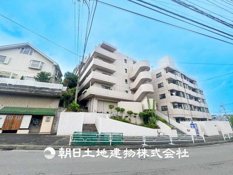 外観 【外観・立地】表現された空間はたくさんの光を浴び、風を感じ、暮らしを豊かにしてくれます。家族の思い出を刻んでいきます。