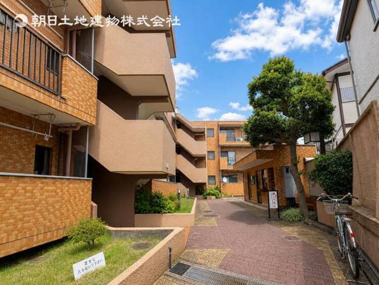 外観 空を広く感じる。緑が多いゆったり感のある安心の住環境です！！潤いのある環境でホッと生活できそうです！おしゃれな雰囲気や自然の潤いがあり、親しみやすさと個性を！街に新たな価値をもたらし続けてくれます！ 