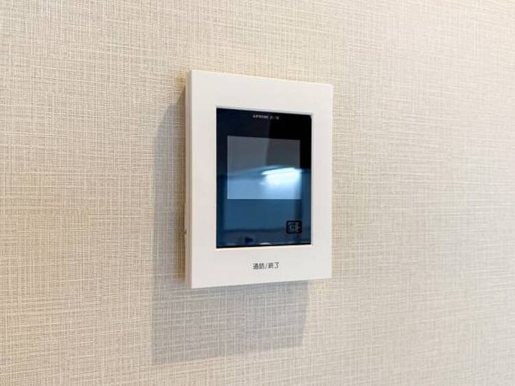 その他 誰が来ても分かるようにテレビモニター付きインターホンを設置。防犯上でも役立ちます。
