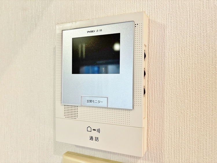 設備 来訪者の様子を室内モニターでチェック。セキュリティ面でも安心です。