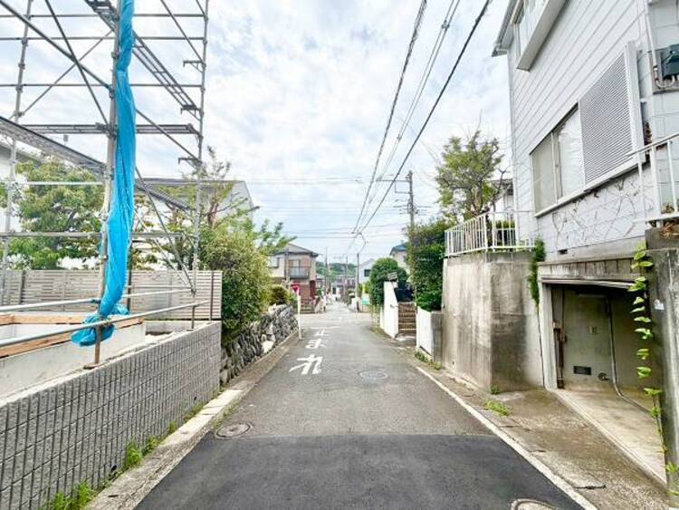 外観 前面道路