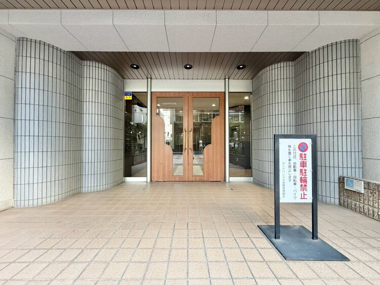 その他 上質感漂う玄関アプローチです。
