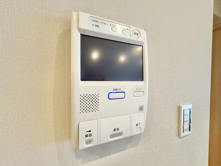 その他 誰が来てもわかる様にモニター付きインターホンを設置。