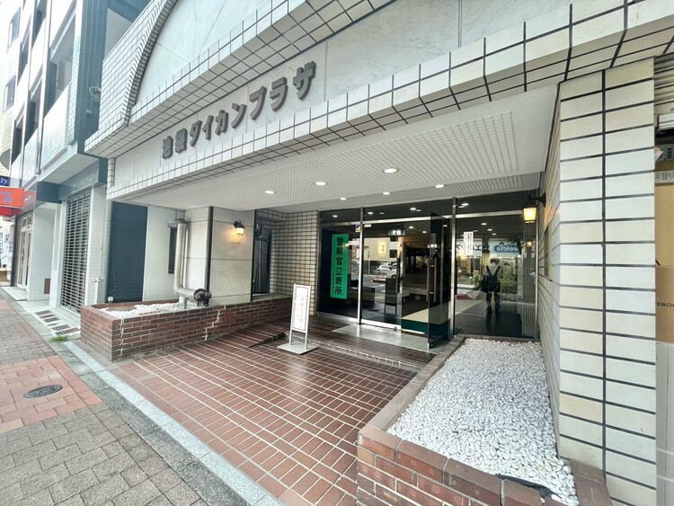 その他 上質感漂う玄関アプローチです。
