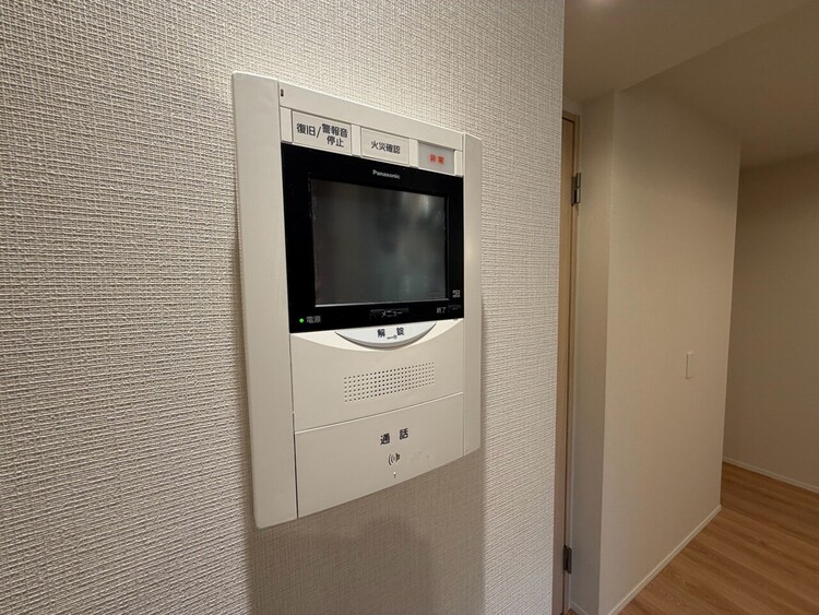 その他 誰が来てもわかる様にモニター付きインターホンを設置。