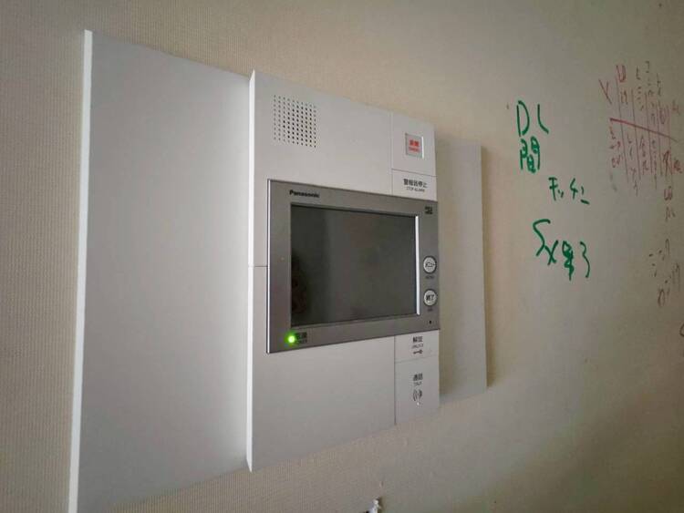 その他 誰が来てもわかる様にモニター付きインターホンを設置。