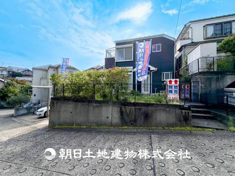 外観 【現地写真】当たり前の日常に、この開放感ある眺望と共に閑静な住宅街の季節感を演出する四季折々の変化を楽しめる心地よい場所となります。