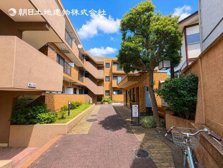外観 この場所でよかったと心から言える立地と環境がここにあります！日々過ごす中で感じる喜びはプライスレス！今〜未来どのタイミング、どの世代でも快適に過ごすことができる場所は何事にも代えがたい贅沢です！！ 