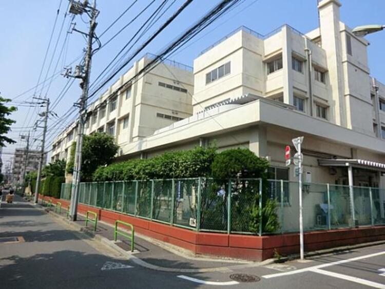 周辺  大田区立大森第二中学校   770m