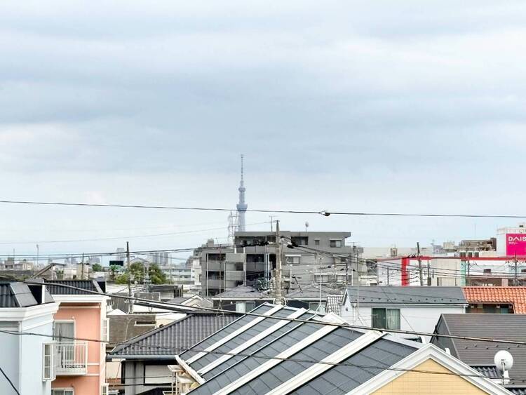 バルコニー 窓を開けると広がる青空。心をリフレッシュして日々を過ごしていきましょう。