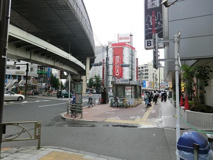 周辺 東急田園都市線三軒茶屋駅　880ｍ