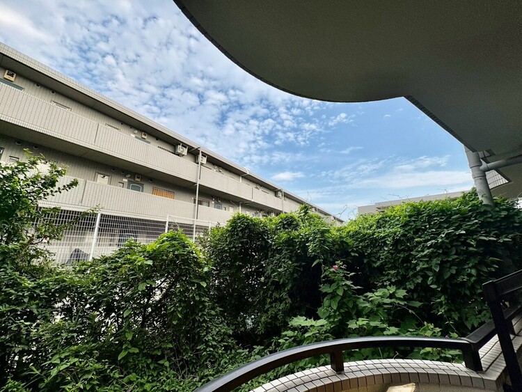 その他 眺望や窓からの景色が良いと、家で過ごす時間も快適です。