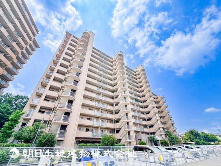 外観 大切なご家族、招いた友人と過ごすひと時を溢れる光が優しく包み込む空間。