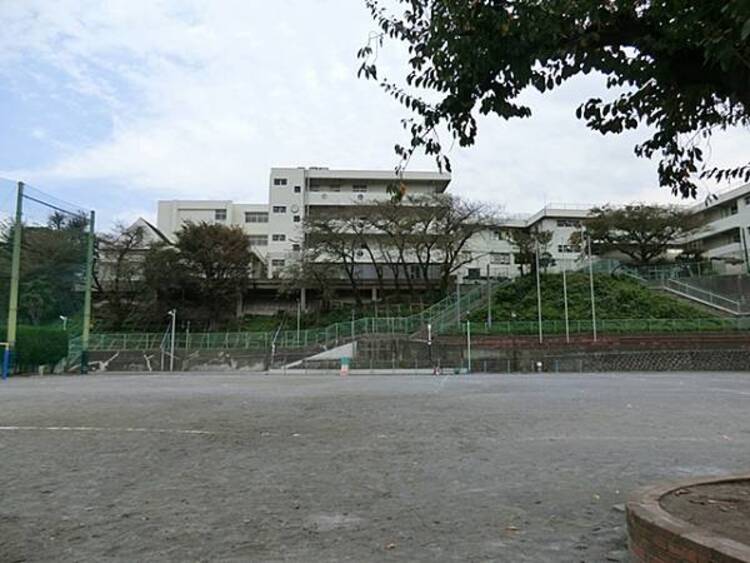 周辺 横浜市立屏風浦小学校まで約1100ｍ