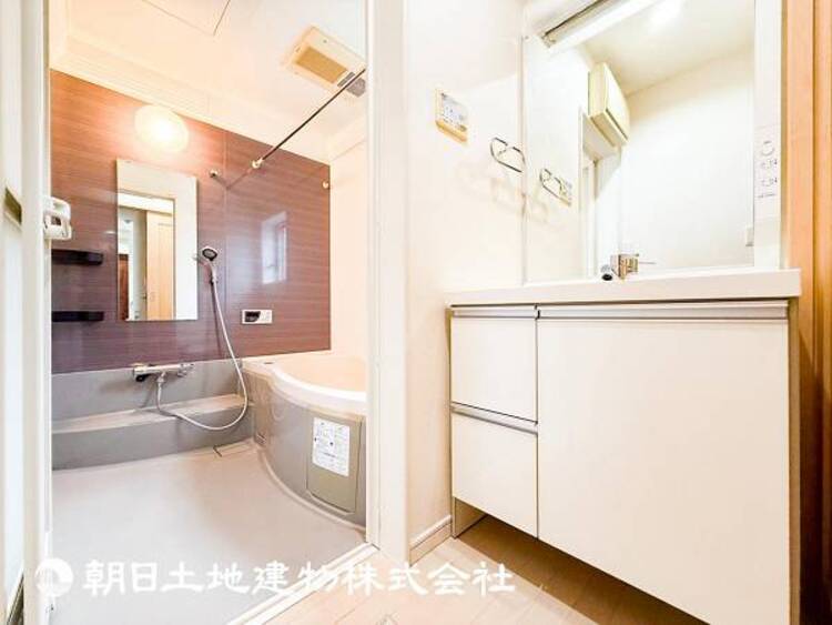 洗面 【洗面化粧台】慌ただしい1日が始まり、充実した1日の終わりを締めくくる洗面所。