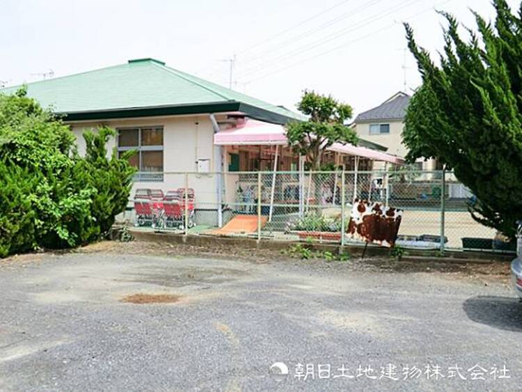 周辺 【駒岡保育園】1700ｍ　自然の中で思い切り遊ぶことを大切にし、畑での栽培や調理体験など食育も充実しています。園庭開放や育児講座など、地域の子育て支援にも力を入れています。