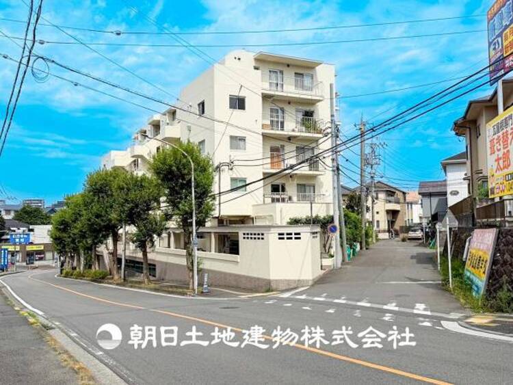 外観 【外観写真】時間のゆとりと空間、暖かな陽光がもたらす光と風を独占してください。