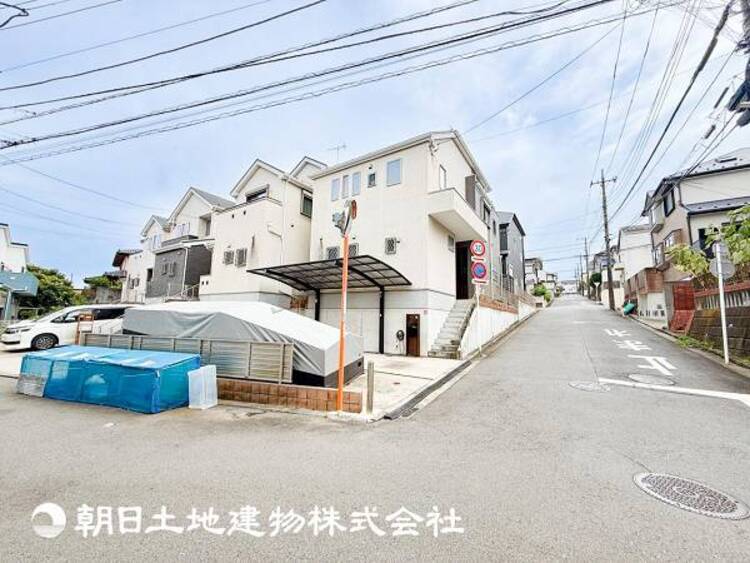 外観 リビングにはみんなが集い、食事や楽しい会話が始まる。