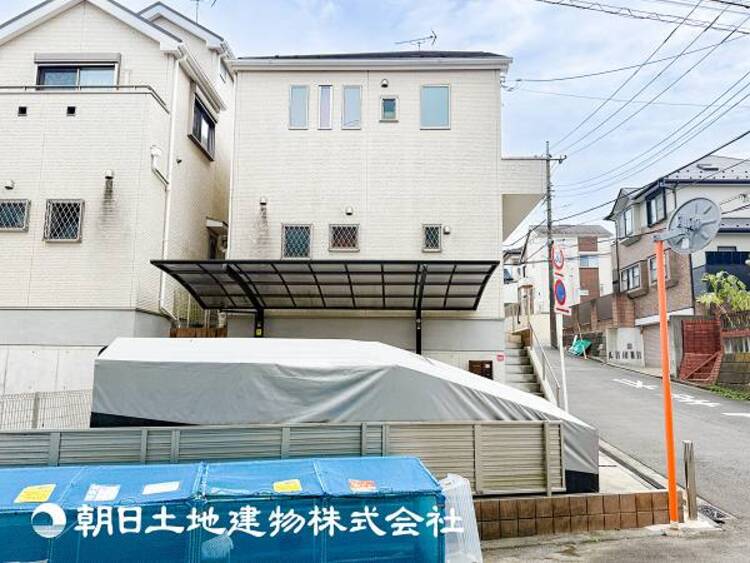 外観 大切なご家族、招いた友人と過ごすひと時を溢れる光が優しく包み込む空間。