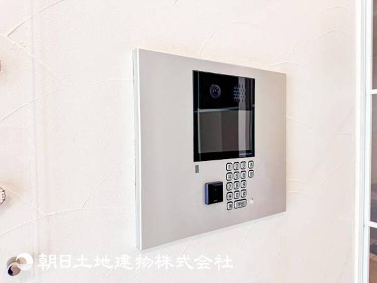 外観 【オートロック】防犯上安心なオートロック機能！カメラ機能付きなので訪問者の確認もできます。