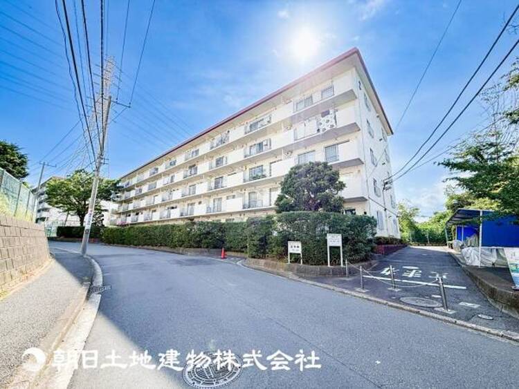 外観 【外観写真】時間のゆとりと空間、暖かな陽光がもたらす光と風を独占してください。