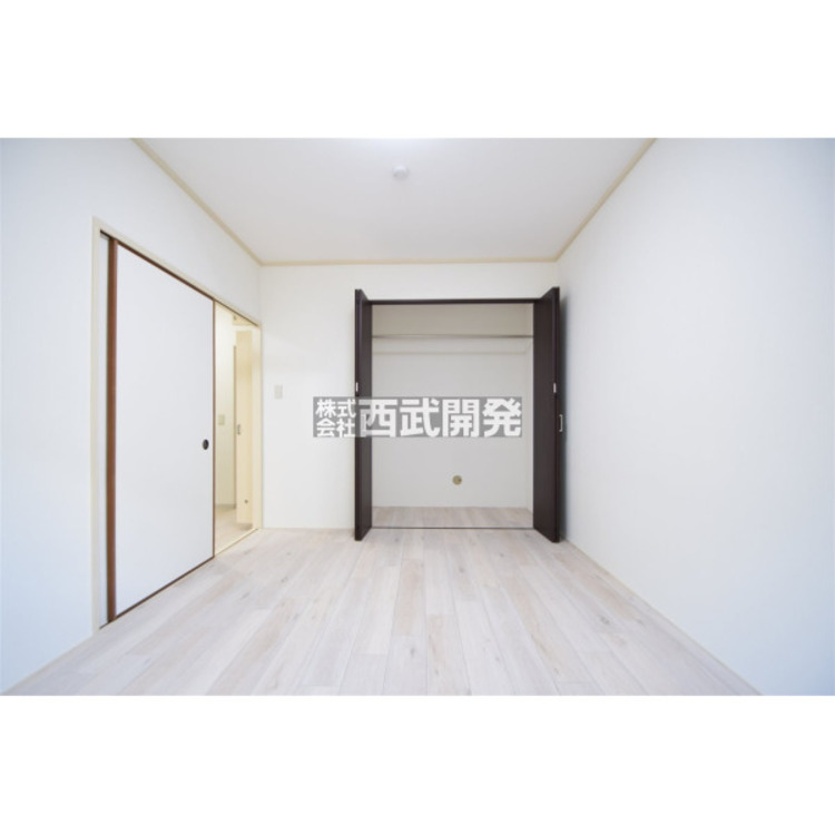 内装 洋室6帖