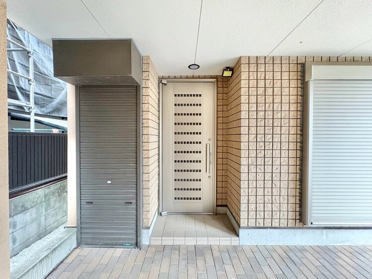 玄関 玄関を開ければ、そこは安らぎのご自宅。
