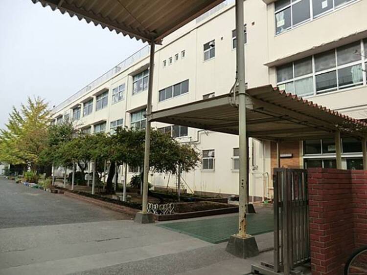 周辺 横浜市立藤の木小学校　360ｍ