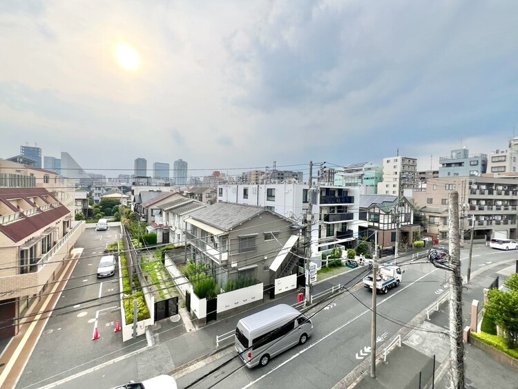 その他 眺望や窓からの景色が良いと、家で過ごす時間も快適です。