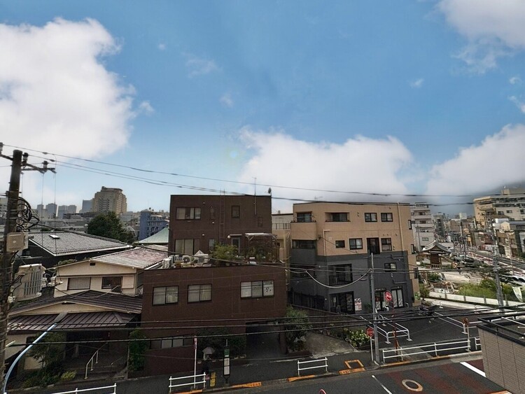 その他 眺望や窓からの景色が良いと、家で過ごす時間も快適です。