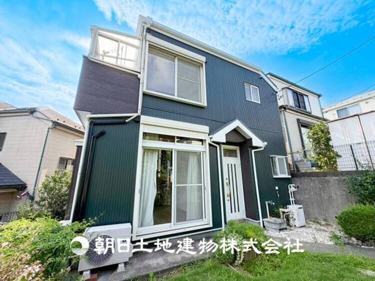 外観 【現地写真】豊かな眺望にふさわしい空間には、通風・採光にも優れ、心地よい光と風があふれています。