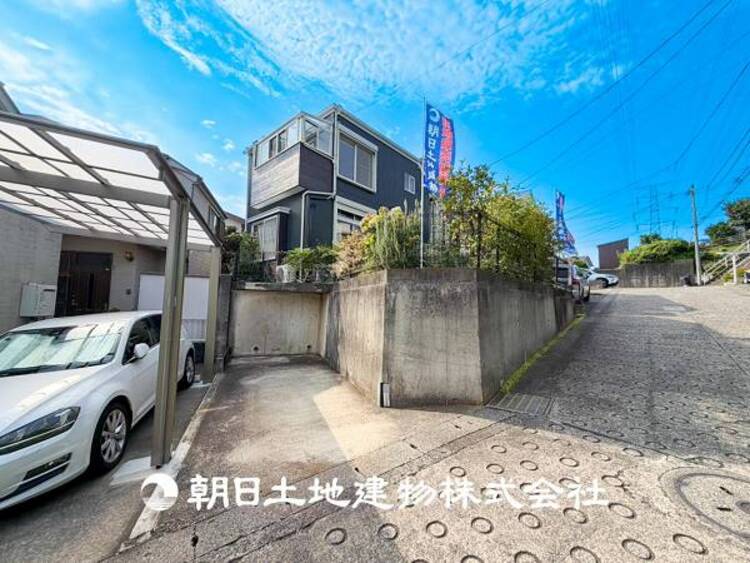外観 【現地写真】大切なご家族、招いた友人と過ごす大切な時間を差し込む光が優しく包み込む空間。大切な人とともに、心穏やかに過ごすひとときを味わってください。
