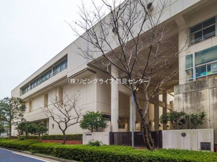 周辺 横浜市立港中学校　220m