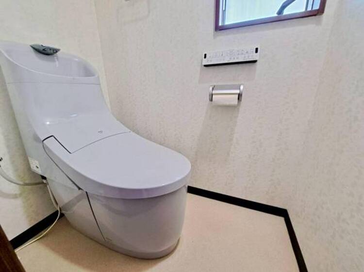 トイレ 清潔感のあるシンプルで使いやすいトイレです。