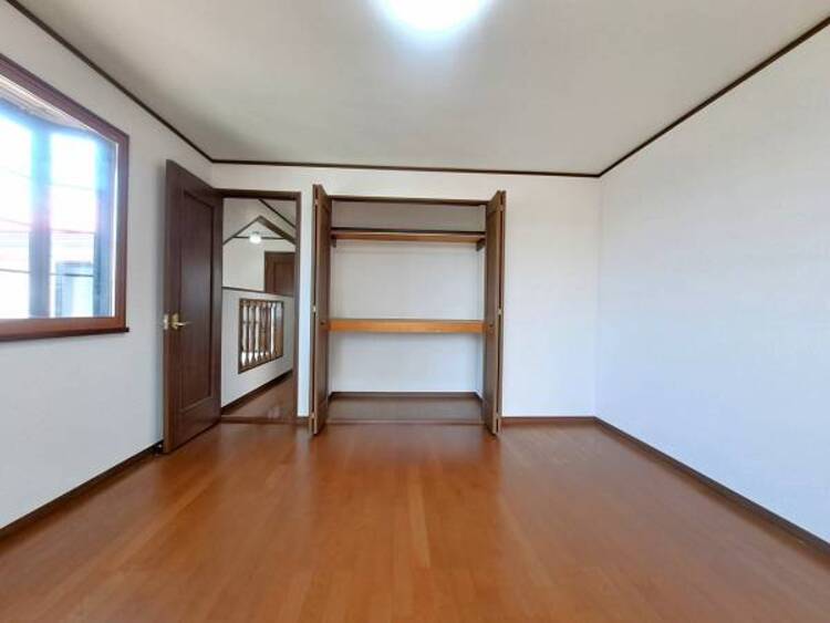 設備 全室収納付き　収納を全室に設置。衣類はもちろん、部屋ごとに必要なものを細かく収納でき、利便性も高まります。