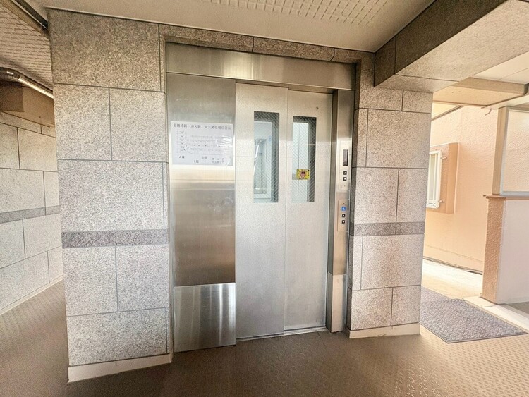 その他 エレベーター完備のため荷物が多くなっても安心。