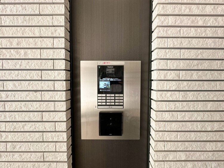 その他 誰が来てもわかる様にモニター付きインターホンを設置。