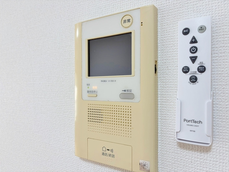 その他 誰が来てもわかる様にモニター付きインターホンを設置。