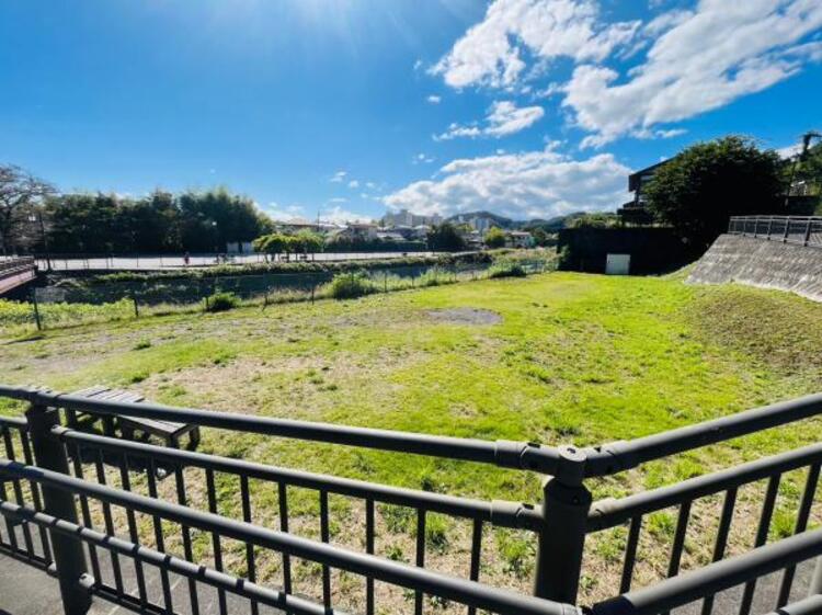 周辺 中郷まちの広場迄570ｍ