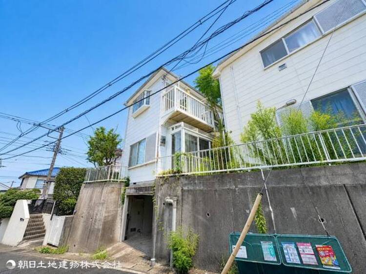 外観 大切なご家族、招いた友人と過ごすひと時を溢れる光が優しく包み込む空間。