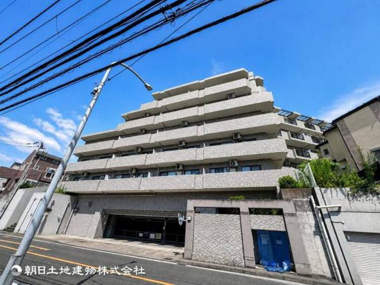 外観 大切なご家族、招いた友人と過ごすひと時を溢れる光が優しく包み込む空間。
