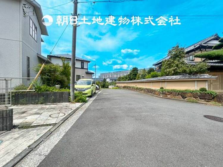 外観 【外観写真】時間のゆとりと空間、爽やかな陽光がもたらす光と風を贅沢なまでに感じる暮らしがここに始まります。ん