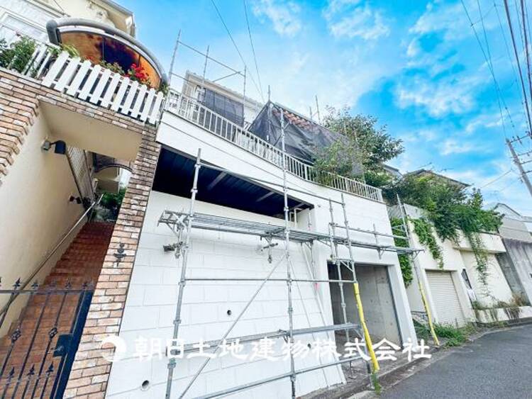 外観 【外観写真】家族の色を映し出す洗練された邸宅は、ずっと輝き続けながらいつしか街の風景に溶け込んでいきます。