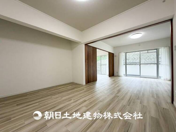 居間 【リビング】家族や友人との時間など１番多くの時間を過ごす空間だからこそ快適な空間を目指してプランニングしました