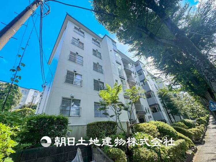 外観 【外観写真】家族の色を映し出す洗練された邸宅は、ずっと輝き続けながらいつしか街の風景に溶け込んでいきます。