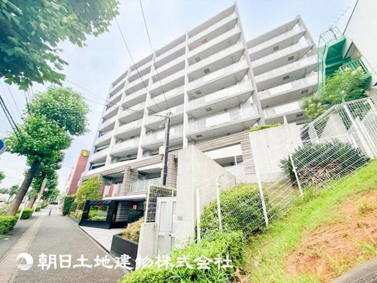 外観 【外観写真】時間のゆとりと空間、暖かな陽光がもたらす光と風を独占してください。