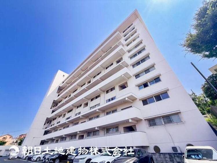 外観 爽やかな空間演出とセンス良く纏められた室内は素敵な寛ぎ空間です。