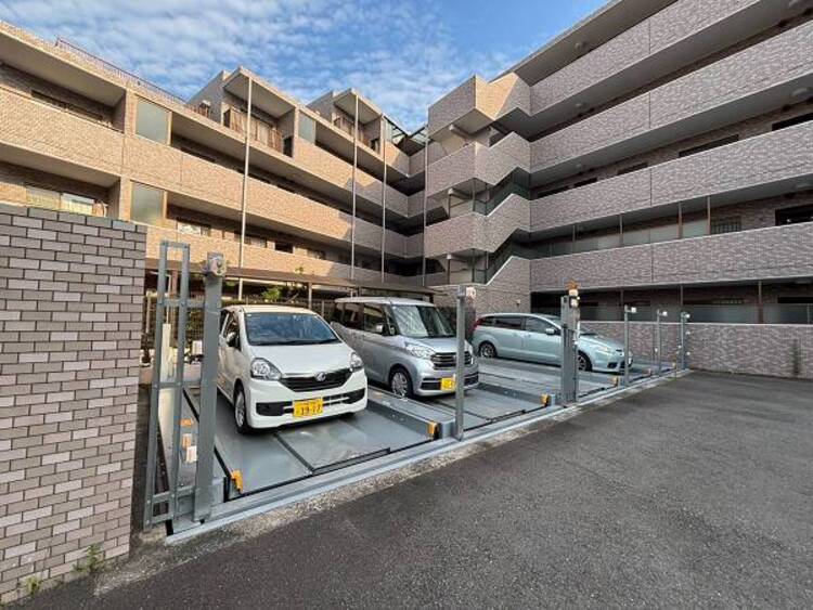 駐車場 敷地内に駐車スペースあり。日々の移動もスムーズです。
