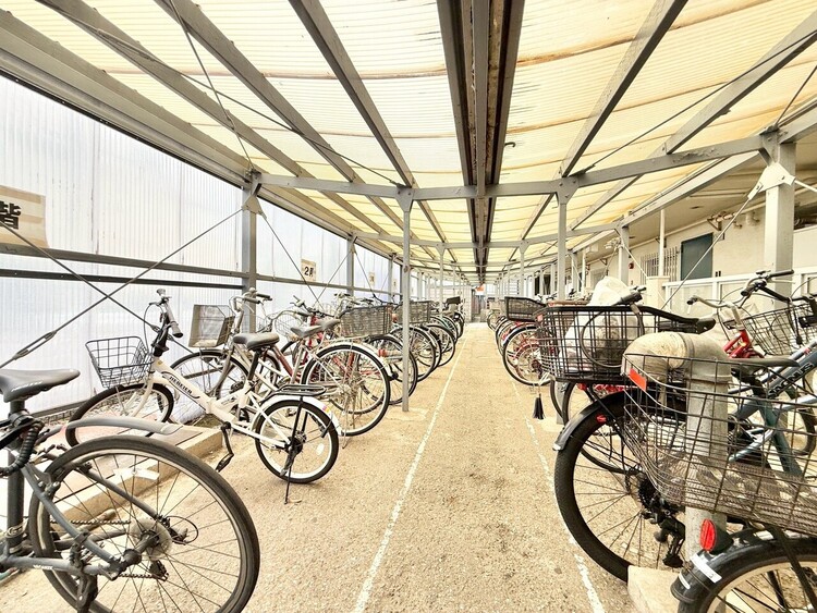 その他 きちんと整備された駐輪場。住む方の心遣いが感じられます。