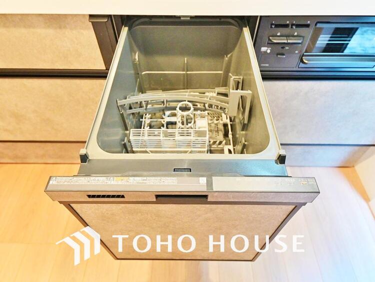 キッチン ご家族みんなで調理ができる位のスペースを実現したキッチン空間となっております。